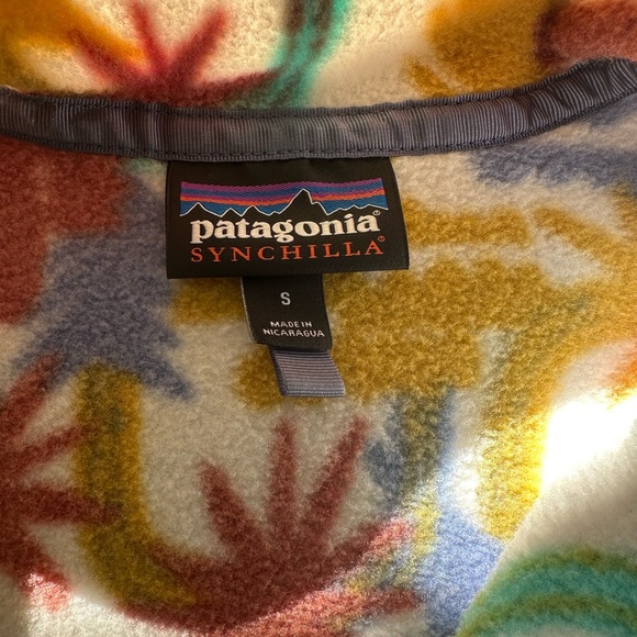 Women’s Patagonia Synchilla Pullover - Picture 4 of 7